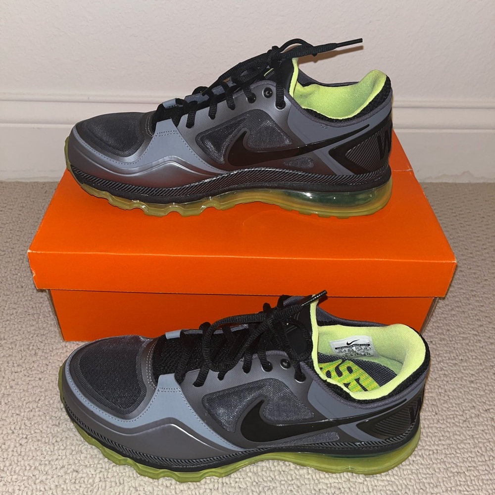 EUC NIKE TRAINER 1.3 MAX RIVALRY + OREGON DUCKS